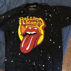 paint splatter rolling stone tee